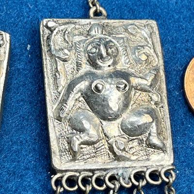 EXOTIC DANGLY FERTILITY? MOTIF EARRINGS