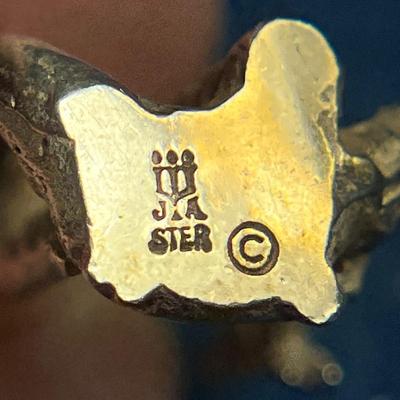 STERLING HOLDING HANDS FIGURES WITH HEARTS PIN