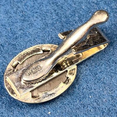HANDSOME STERLING TIE CLIP WITH STRIPED POLISHED GREY STONE