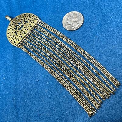 OPENWORK PENDANT WITH LONG CHAIN DANGLES