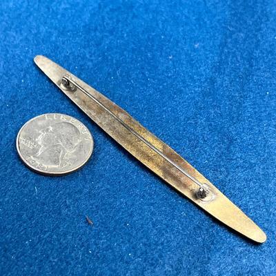 UNUSUAL VINTAGE WIDE SLENDER PIN WITH PEBBLED DESIGN