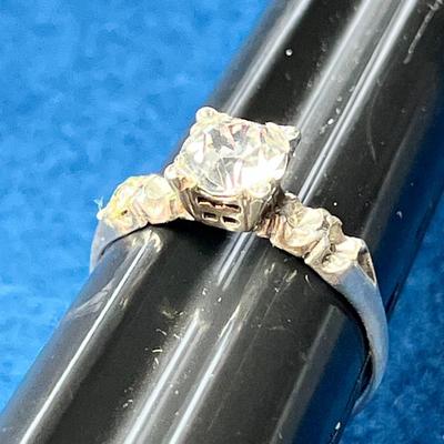 VINTAGE STERLING RING WITH LARGE CLEAR STONE AND SIDE RHINESTONES