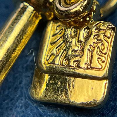 SHINY GOLDTONE ANNE KLEIN BIG LINK BRACELET