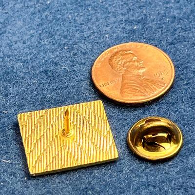 BLACK AND GOLD "CANADIAN CLUB CLASSIC" LAPEL PIN