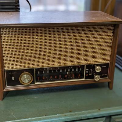 ZENITH AM FM LONG DISTANCE RADIO VINTAGE S-58040