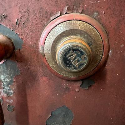 Antique Yale Safe.