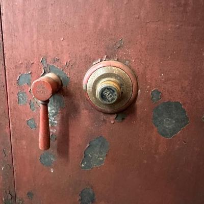 Antique Yale Safe.