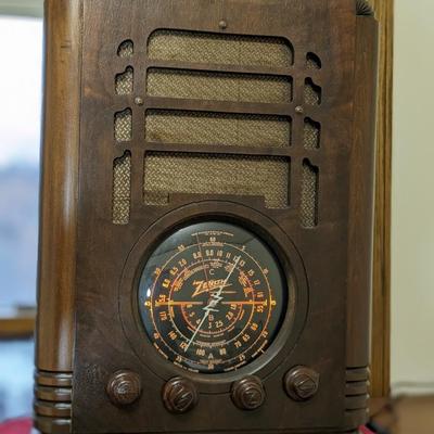 Antique 1930's Zenith Tombstone Radio