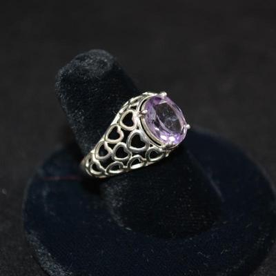 925 Sterling Ring w/ Lavender Glass Setting size 7, 3.5g