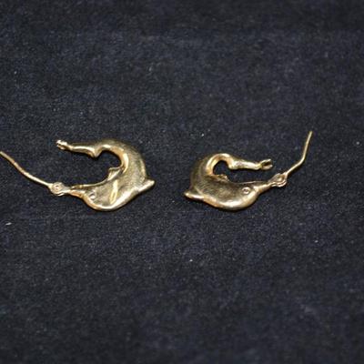 14k Gold Dolphin Earrings, 0.7g