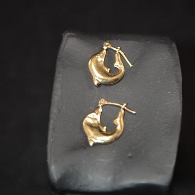 14k Gold Dolphin Earrings, 0.7g