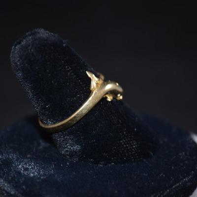 14k Gold Dolphin Ring Size 7, 1.5g