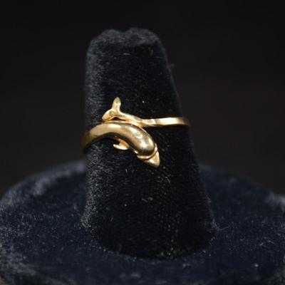 14k Gold Dolphin Ring Size 7, 1.5g