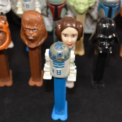 Lot of 15 Collectible STAR WARS Pez Dispensers w/ Display Tin