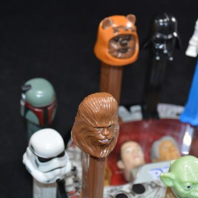 Lot of 15 Collectible STAR WARS Pez Dispensers w/ Display Tin