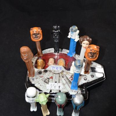 Lot of 15 Collectible STAR WARS Pez Dispensers w/ Display Tin