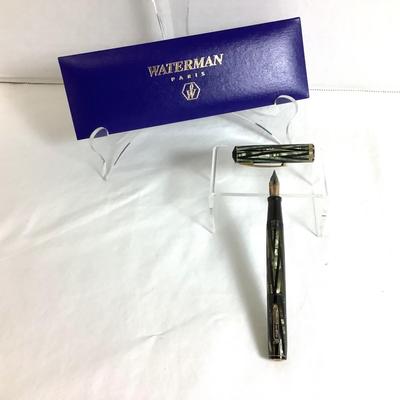 1112 Vintage Art Deco Waterman Red Keyhole Flex Fountain Pen