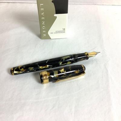 1114 Levenger Black & Pearl Inlay Fountain Pen & Ink Cartridges