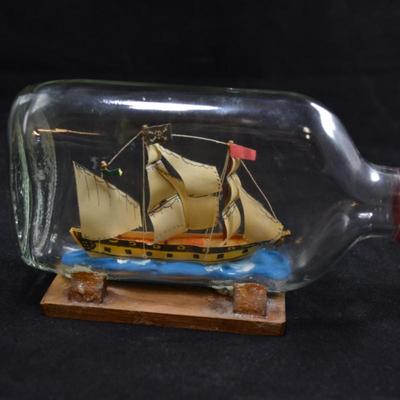 Small Vintage â€œQueen Anneâ€™s Revengeâ€ Ship In A Bottle 6x3.5