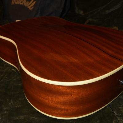 MITCHELL MDJ-10 Junior Dreadnought Â¾ Acoustic Guitar w/ Gig Bag