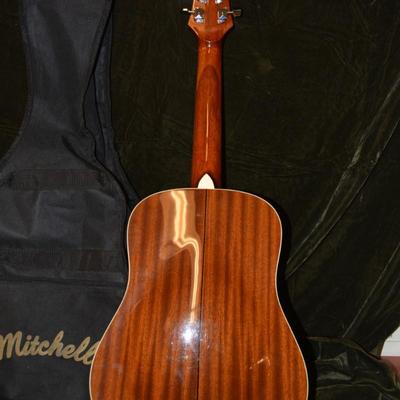 MITCHELL MDJ-10 Junior Dreadnought Â¾ Acoustic Guitar w/ Gig Bag