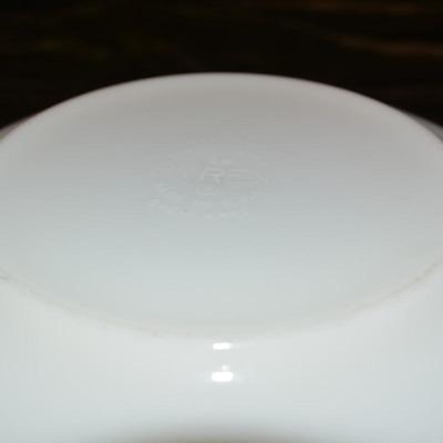 Set of 4 Vintage PYREX â€œButterfly Goldâ€ Nesting Mixing Bowls