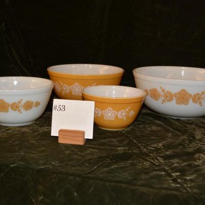 Set of 4 Vintage PYREX â€œButterfly Goldâ€ Nesting Mixing Bowls