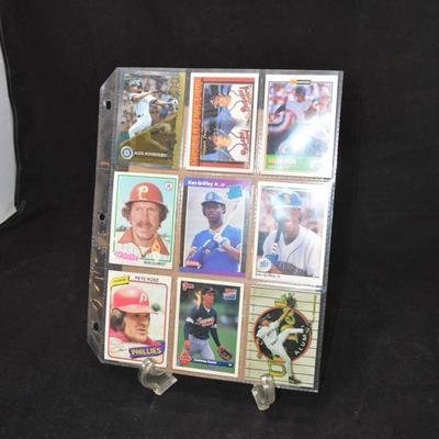 Lot of MLB Hall of Famers Baseball Cards