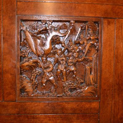 Heavy Wood Table Top/Wall Hanging Dragon Fighters 39.5â€x39.5â€x1â€