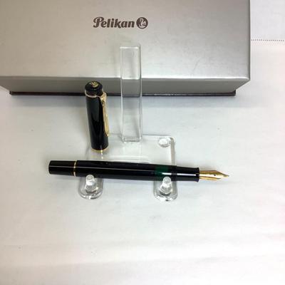 1125 Vintage Pelikan Classic Soveran Fountain Pen