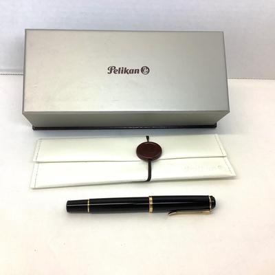 1125 Vintage Pelikan Classic Soveran Fountain Pen