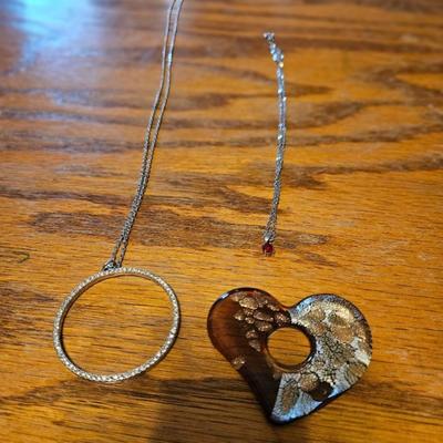 Necklace and pendant lot