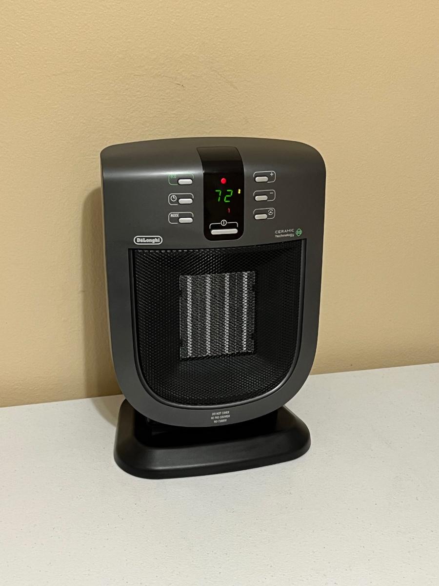 DeLonghi Mini Domestic Heater ブラック Amazon.com: DeLonghi Compact Digital Ceramic Heater : Home