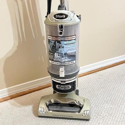 SHARK ~ Rotator ~ Professional Vacuum Cleaner ~ *Read Details