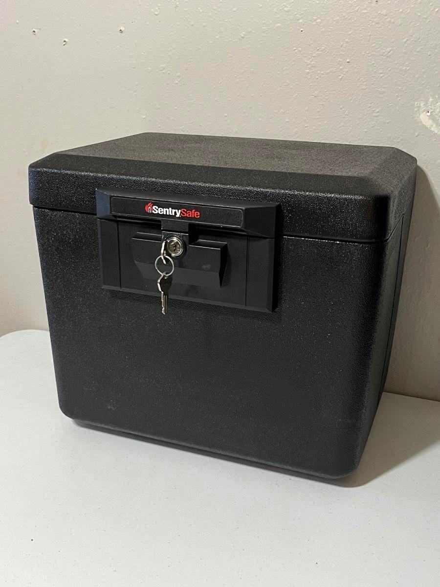 SENTRY SAFE Fireproof Safe Box With Keys