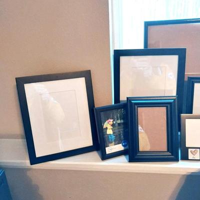 VARIETY OF PICTURE FRAMES