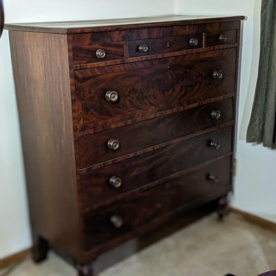 Early 19th Century Antique American Mahogany Dressing Chest