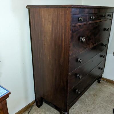 Early 19th Century Antique American Mahogany Dressing Chest