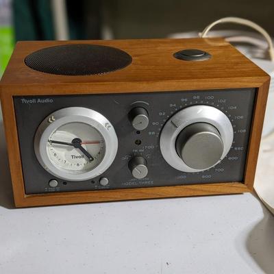 Henry Kloss TIVOLI Audio Model Three AM/FM Clock Radio & Alarm