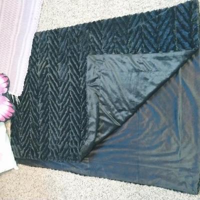 SUPER SOFT THROW BLANKET, RUG AND MORE