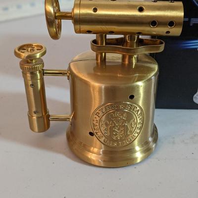VECTOR Pyro Star Gas Table Lighter - Butane Cigar Torch Gold Tone