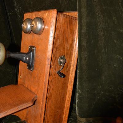 Very Vintage FEDERAL Crank Telephone, Missing internal Components AS IS 20â€x11.5â€x9â€