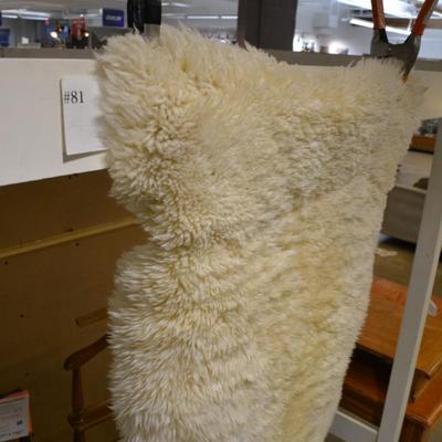 Beautiful Off-White Sheepskin 45â€x32â€