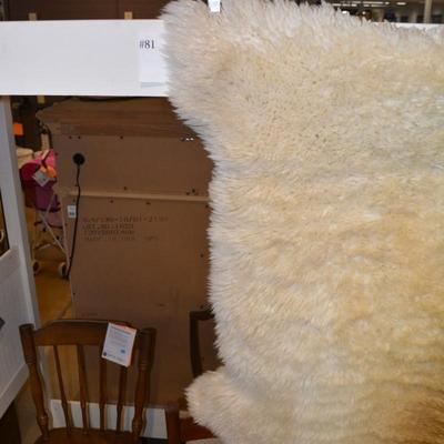 Beautiful Off-White Sheepskin 45â€x32â€