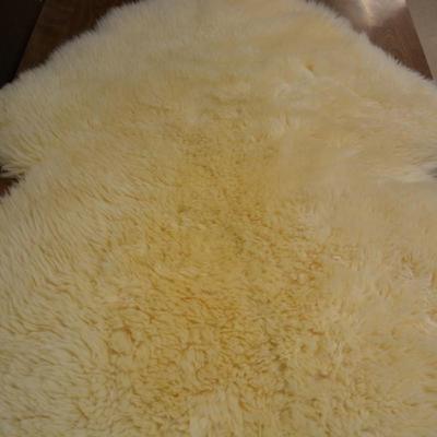 Beautiful Off-White Sheepskin 45â€x32â€