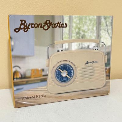 BYRON STATICS ~ Retro Style AM/FM Radio