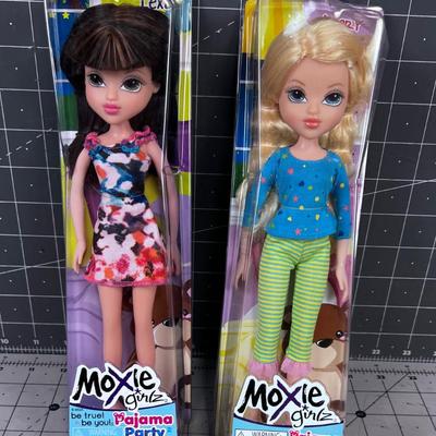 (2) Moxie Girlz, Pajama Party NEW in the Box 