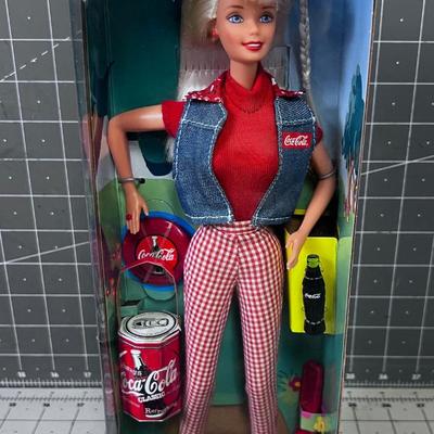 Coca-Cola Picnic BARBIE, New in the BOX 