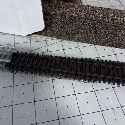 Track and Track Cork, HO SCALE Train