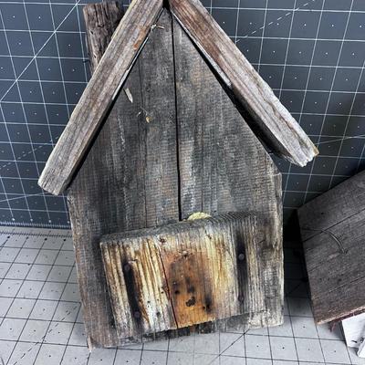 Welcome Wall Plaque and Bird House. 
